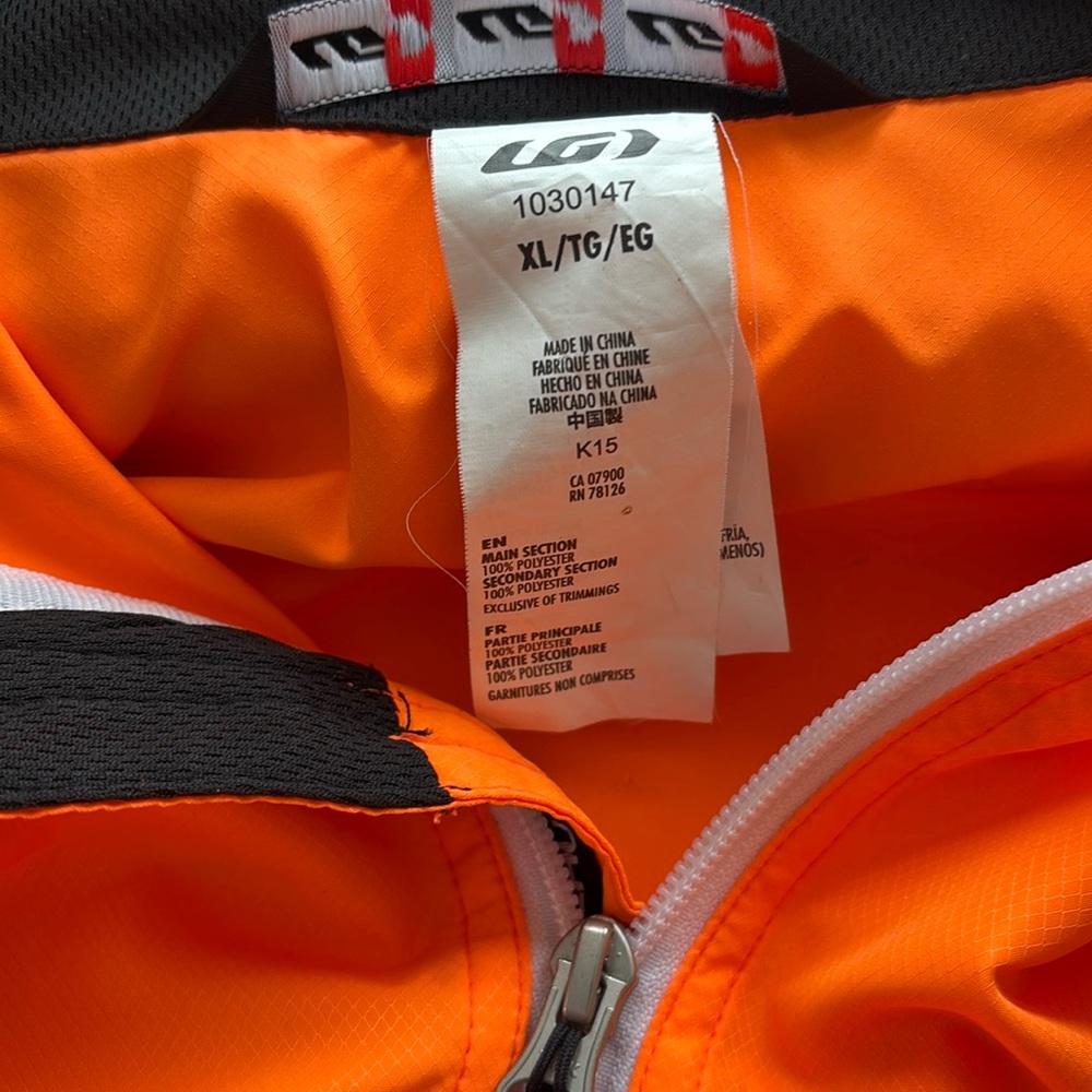 New bicycle Jacket size xl